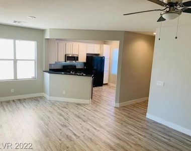 920 Douglas Flat Place - Photo Thumbnail 10