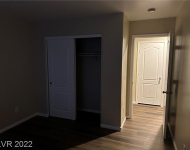 6136 Sugartree Avenue - Photo Thumbnail 40