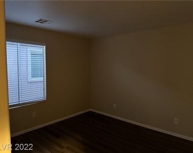 6136 Sugartree Avenue - Photo Thumbnail 35