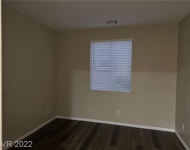 6136 Sugartree Avenue - Photo Thumbnail 20