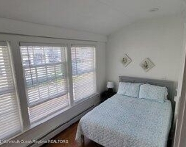 211 Arnold Avenue - Photo Thumbnail 21