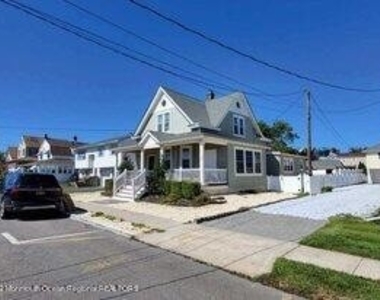 211 Arnold Avenue - Photo Thumbnail 6