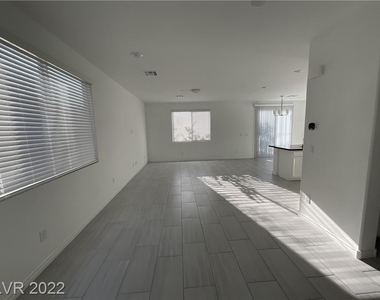 3211 Camellia Bank Avenue - Photo Thumbnail 2