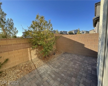 3211 Camellia Bank Avenue - Photo Thumbnail 24