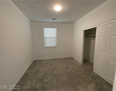 3211 Camellia Bank Avenue - Photo Thumbnail 18