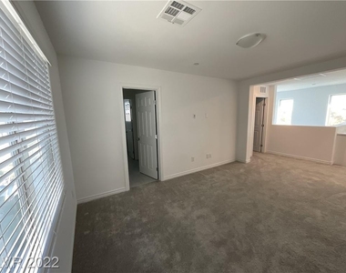 3211 Camellia Bank Avenue - Photo Thumbnail 15