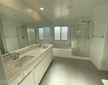 3211 Camellia Bank Avenue - Photo Thumbnail 9