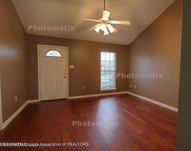 664 Grant Drive - Photo Thumbnail 1