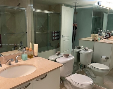 2101 Brickell Ave Apt 707 - Photo Thumbnail 7