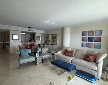 2101 Brickell Ave Apt 707 - Photo Thumbnail 5