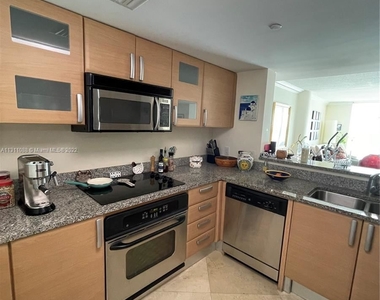 2101 Brickell Ave Apt 707 - Photo Thumbnail 10