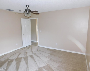 1526 R Thistledown Drive - Photo Thumbnail 10