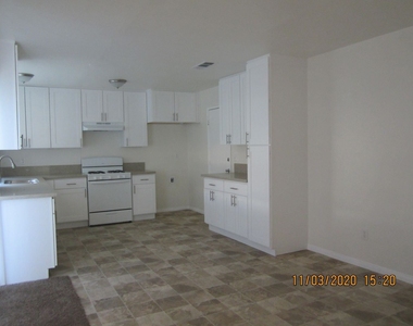 24290 Lamont Dr - Photo Thumbnail 5