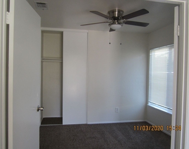 24290 Lamont Dr - Photo Thumbnail 10