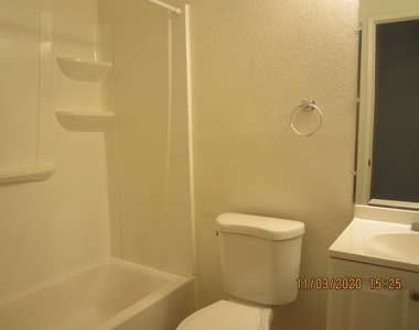 24290 Lamont Dr - Photo Thumbnail 12