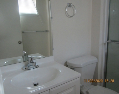 24290 Lamont Dr - Photo Thumbnail 18