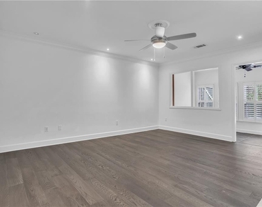 959 Lenox Hill Court - Photo Thumbnail 9