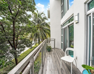 7728 Collins Ave - Photo Thumbnail 17