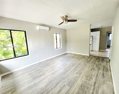 1920 Sw 4 Ave - Photo Thumbnail 4