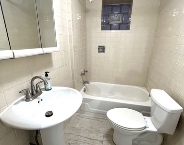 2312 W 23rd Street - Photo Thumbnail 5