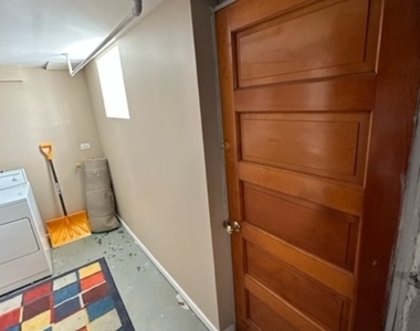 2920 N Sayre Avenue - Photo Thumbnail 12