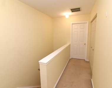 1102 Somerset Knoll - Photo Thumbnail 12