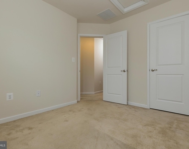 4548 Alliance Way - Photo Thumbnail 18