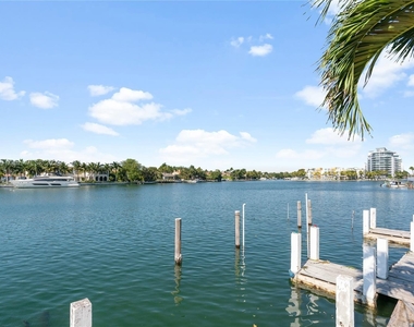 5750 Collins Ave - Photo Thumbnail 15