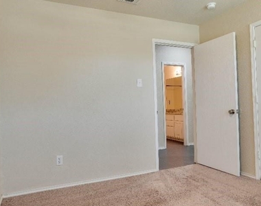 1400 Sierra Blanca Drive - Photo Thumbnail 5