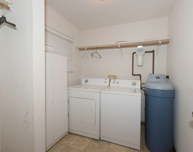 2427 Poplar Street - Photo Thumbnail 12