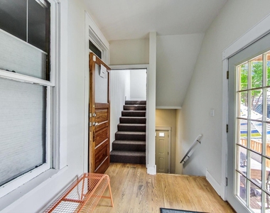 3452 N Leavitt Street - Photo Thumbnail 31