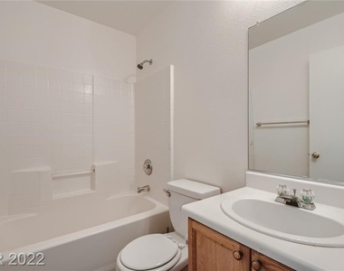 3728 Walnut Green Avenue - Photo Thumbnail 9