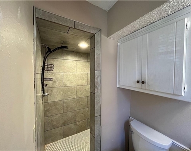 821 Sw 27th Street - Photo Thumbnail 16