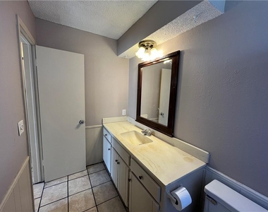 821 Sw 27th Street - Photo Thumbnail 12