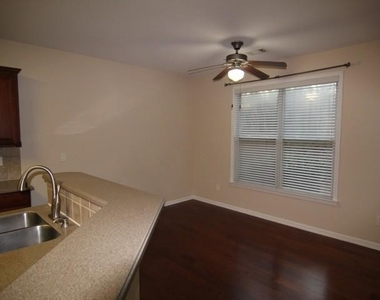 362 Saint Claire Drive - Photo Thumbnail 8