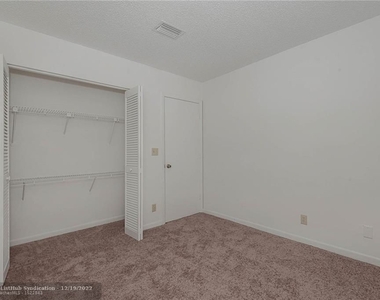 10683 Royal Palm Blvd - Photo Thumbnail 10