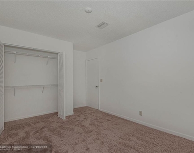 10683 Royal Palm Blvd - Photo Thumbnail 13