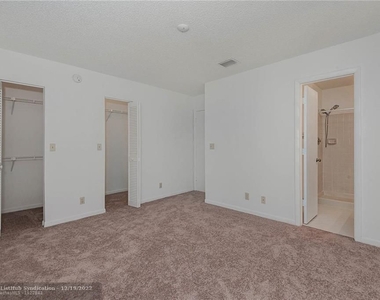 10683 Royal Palm Blvd - Photo Thumbnail 15