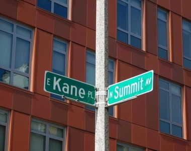 1816 E Kane Pl - Photo Thumbnail 4