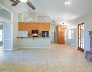 1461 Spring Ridge Drive - Photo Thumbnail 12