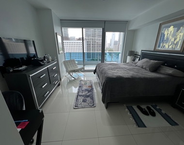 200 Biscayne Boulevard Way - Photo Thumbnail 4