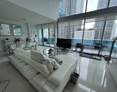 200 Biscayne Boulevard Way - Photo Thumbnail 0