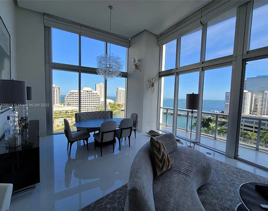 495 Brickell Avenue - Photo Thumbnail 8