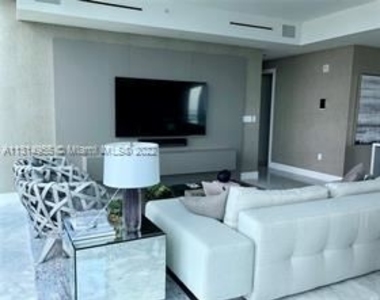 1451 Brickell Ave Unit 4003 - Photo Thumbnail 3