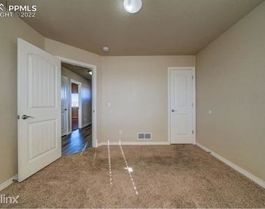 2384 R Sierra Springs Drive - Photo Thumbnail 34