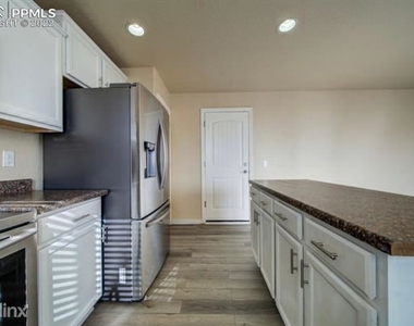 2384 R Sierra Springs Drive - Photo Thumbnail 12