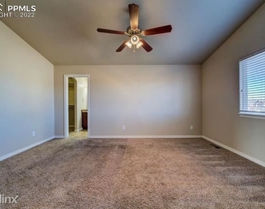 2384 R Sierra Springs Drive - Photo Thumbnail 20