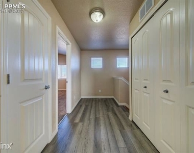 2384 R Sierra Springs Drive - Photo Thumbnail 37