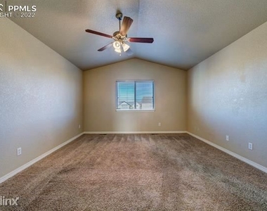 2384 R Sierra Springs Drive - Photo Thumbnail 18