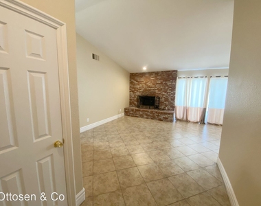 6416 Eagle Peak Pl - Photo Thumbnail 18